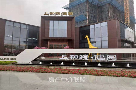 大源橡树湾精装修套三带附房车位好楼层，全款卖房